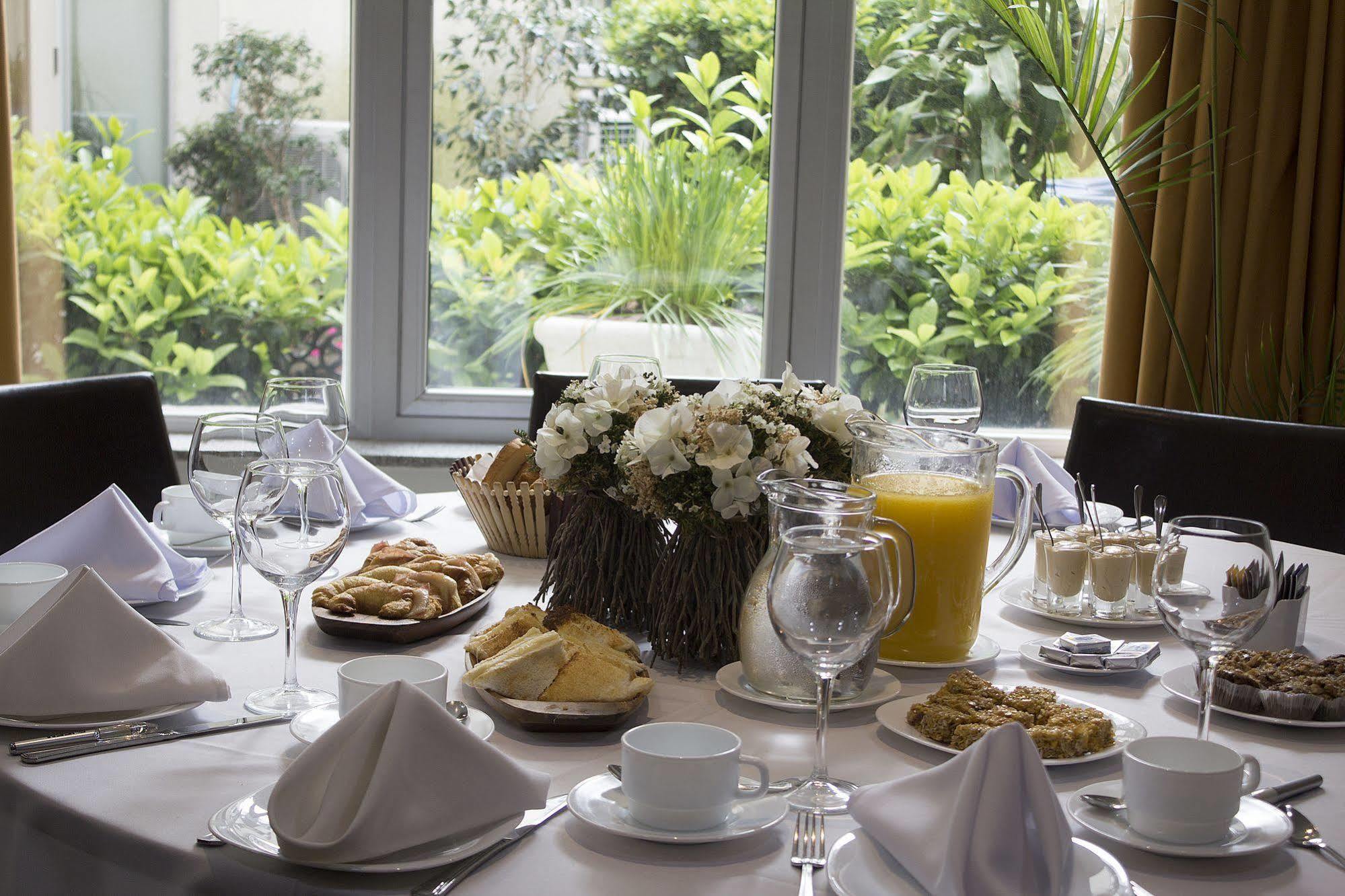 Regency Golf - Hotel Urbano Montevideo Eksteriør billede